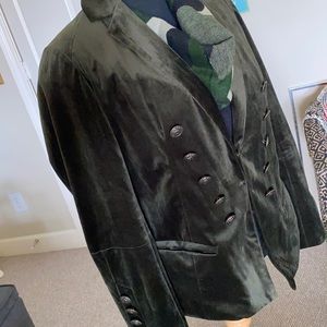 Sporty rich olive green velour military jacket! The day is going to be awesome